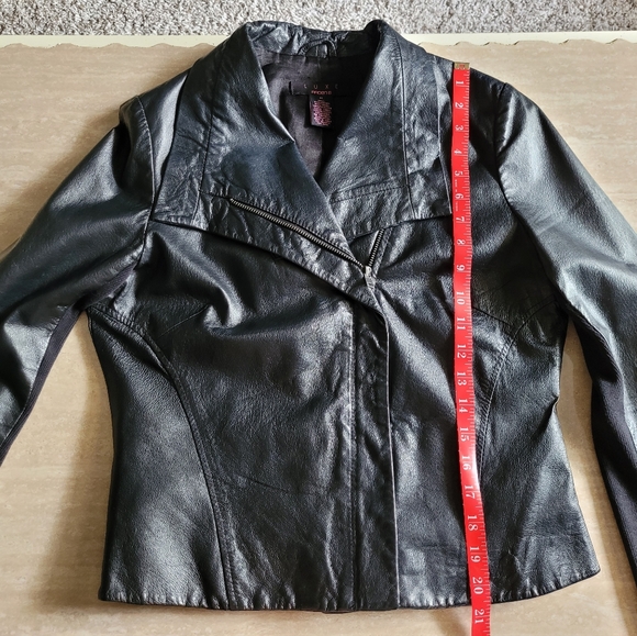 Arden B Luxe Leather Moto Style Asymmetrical Zipper Short Jacket Sz M EUC - Picture 8 of 9